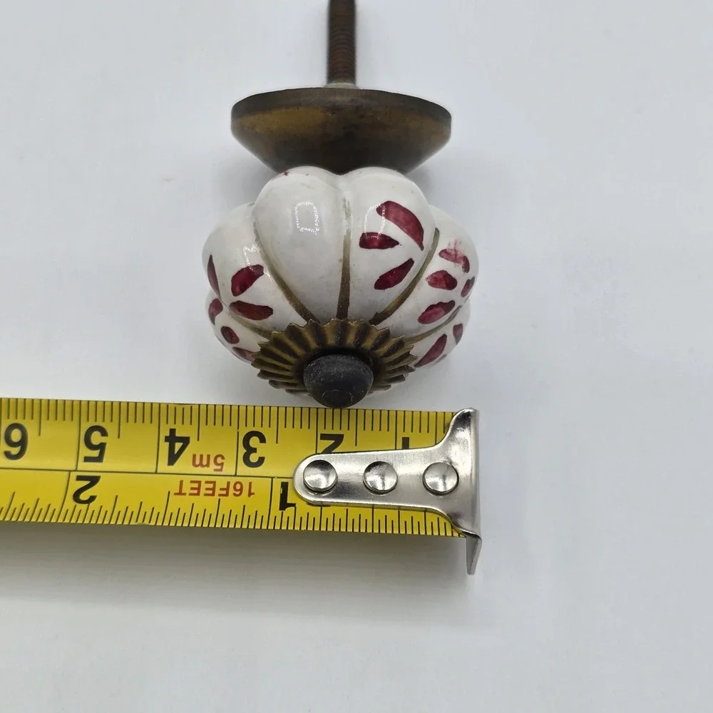 Lot Of 2 VINTAGE VICTORIAN‎ HAND PAINTED Cabibet Drawer Knobs